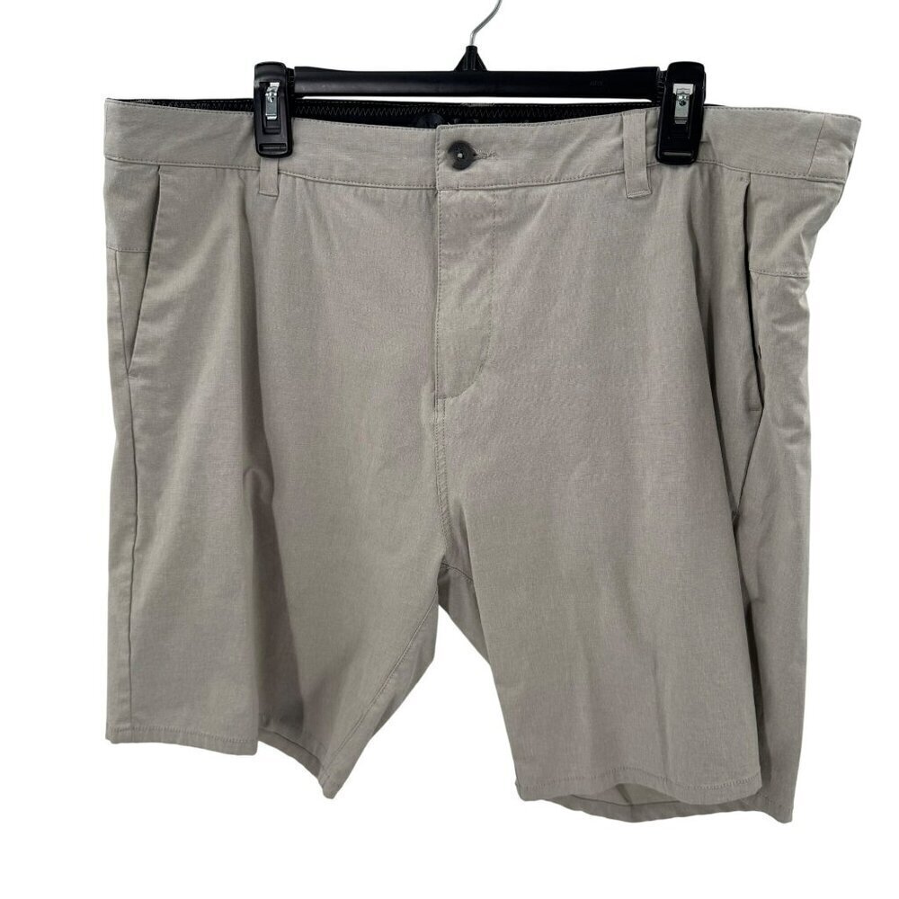 Vuori Mens Khaki Aim Shorts Size 38 Lightweight Casual Athletic Wear